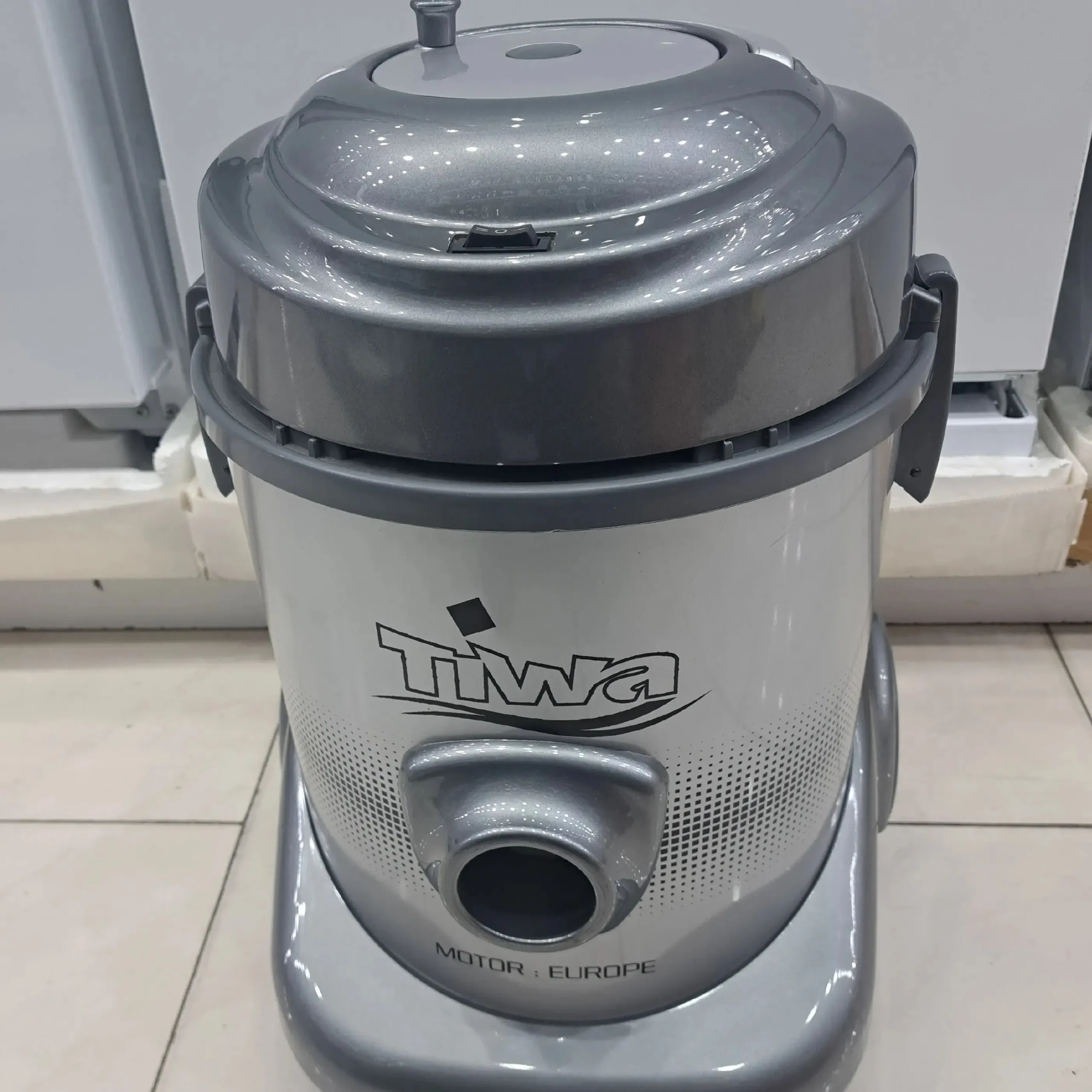 جاروبرقی سطلی تیوا مدل 3200